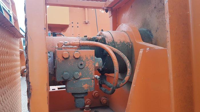 Used 2001 Frontier 4 Axle Carrier Style Oilfield Pump / Kill Truck