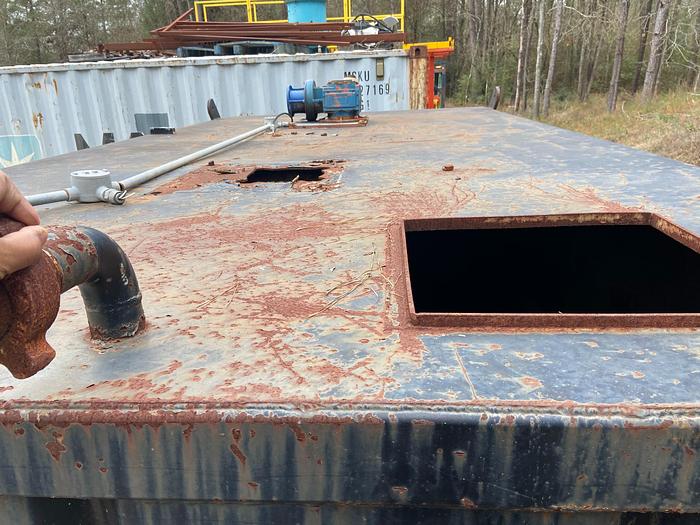 Used NA Closed Top Mix Tank