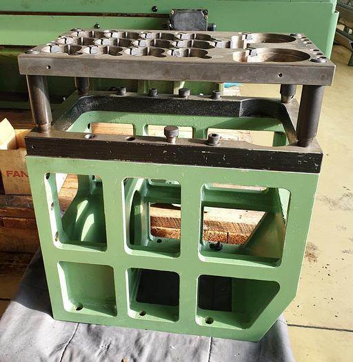 As new Centro di Lavoro a 5 Assi CB FERRARI A16