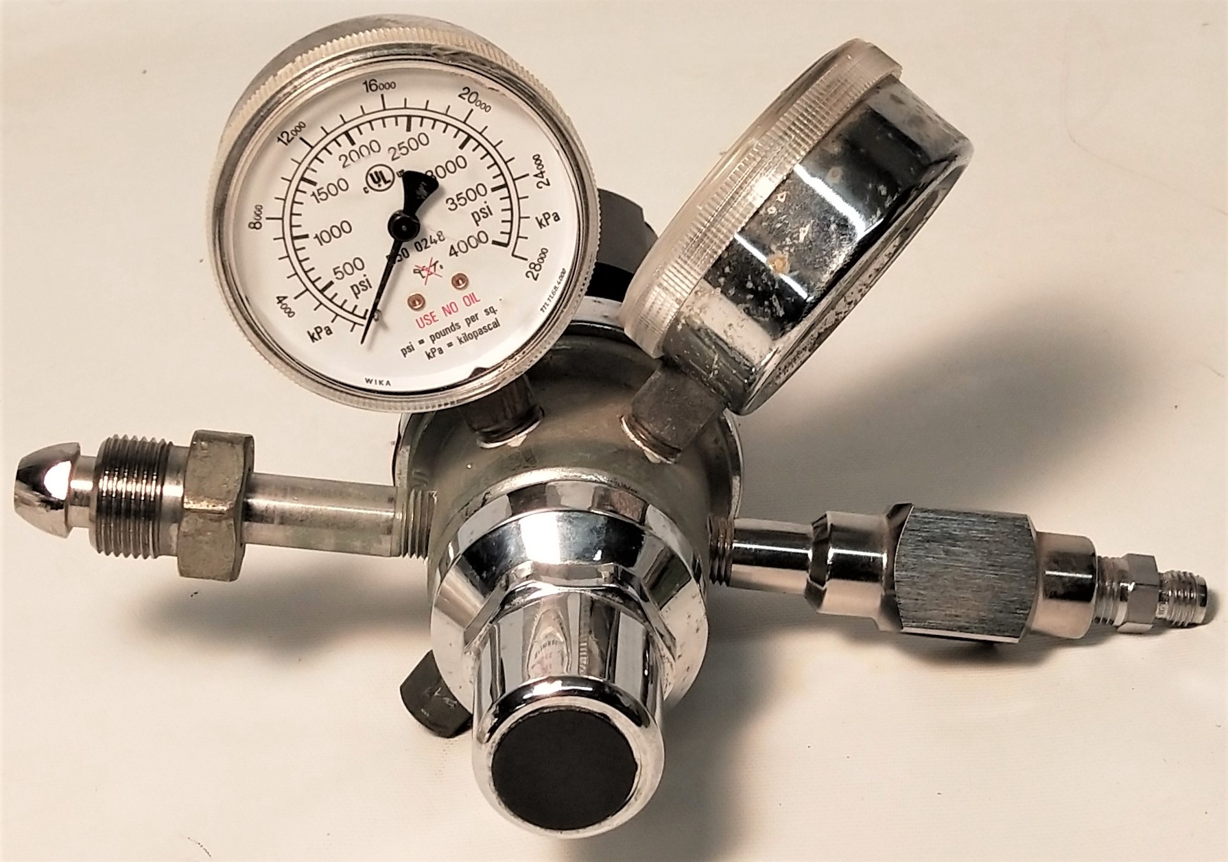 Used Air Liquide 212333124580 Dual Stage StainlessSteel Regulator