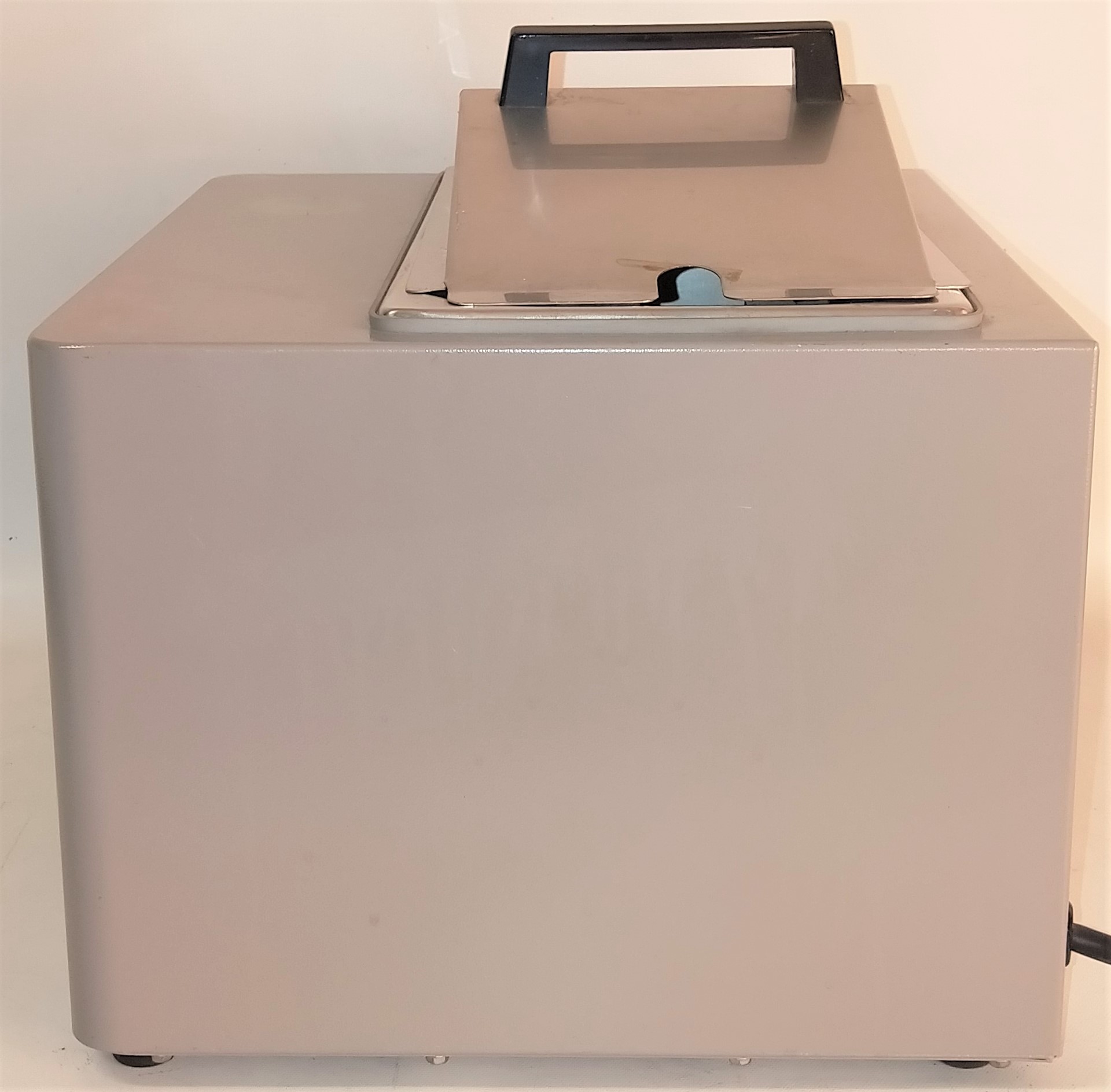 Used VWR (Shel-Lab) 1202 Water Bath - 2L