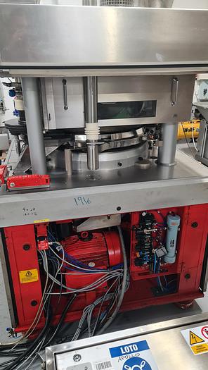 Used Manesty Rotapress Diamond D-type Tablet Press