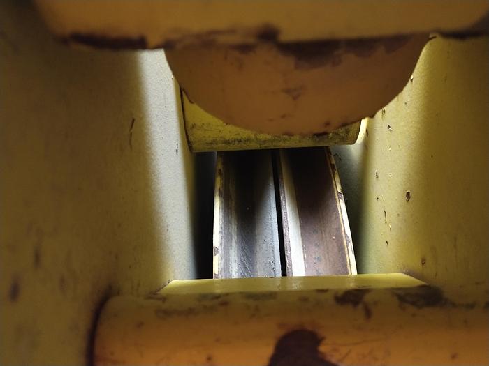 Used r9417 30 tone crane block