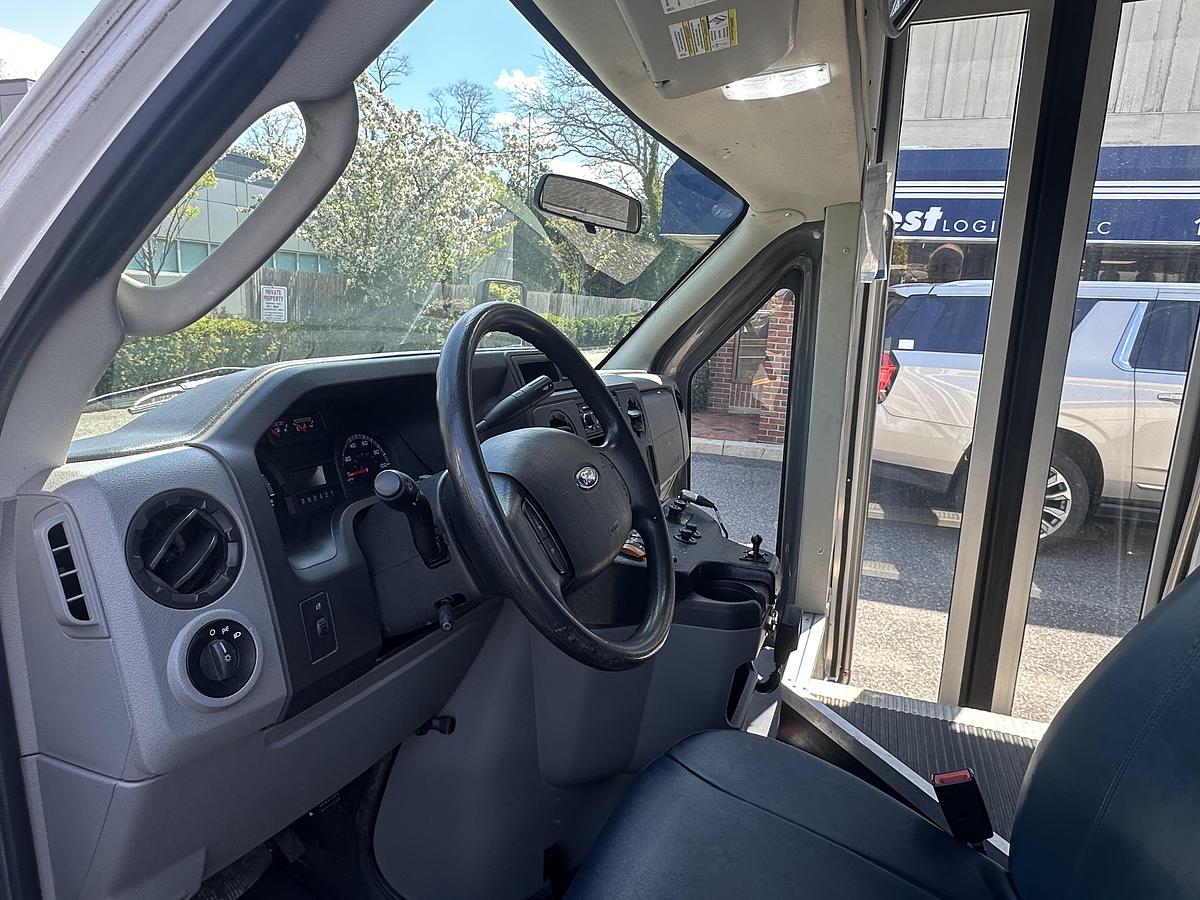 Refurbished 2018 Ford E-450 19/7 Wheelchair Shuttle Bus