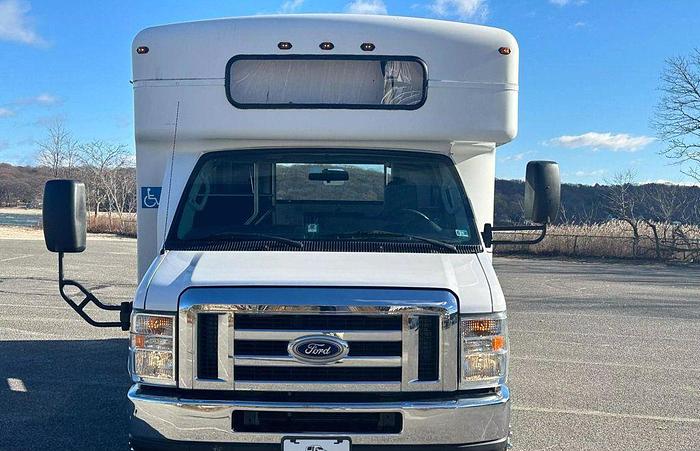 Refurbished 2016 FORD NON CDL AIRPORT SEATING 12/2 WHEELCHAIR SHUTTLE