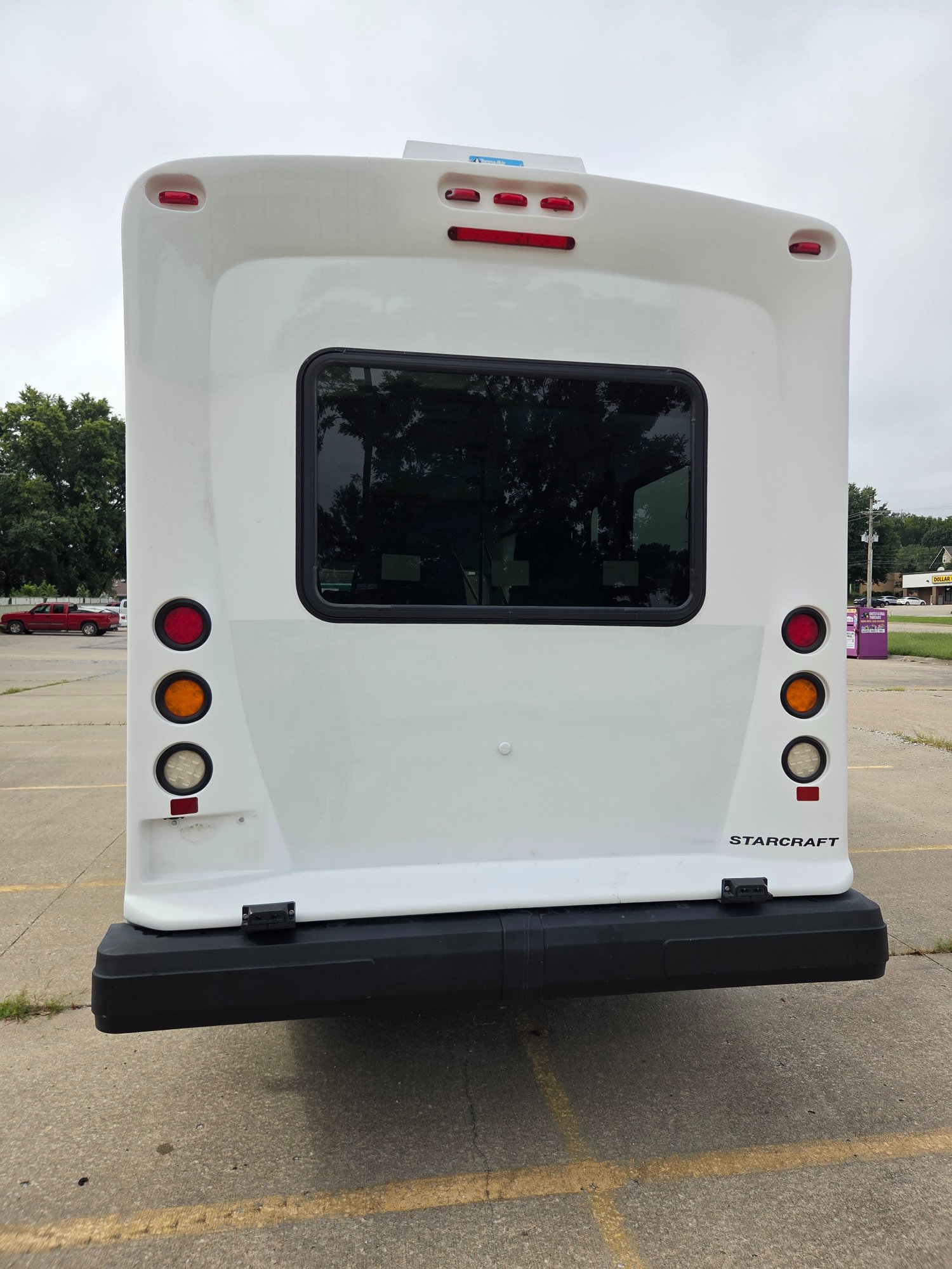 Used 2020 Ford E-350 StarCraft Non-CDL 7/2 Wheelchair Shuttle Bus