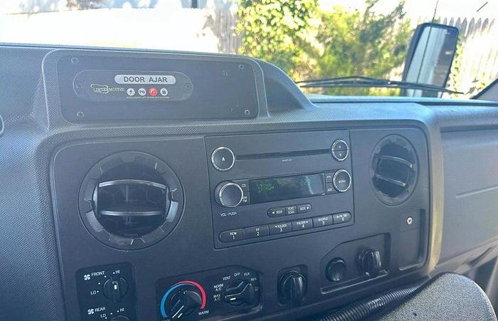 Used 2015 Ford E-350 Non CDL 8/4 Wheelchair Shuttle Bus