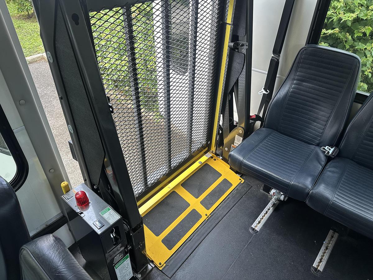 Used 2015 Ford F550 25 Passenger 2 Wheelchair Shuttle Bus