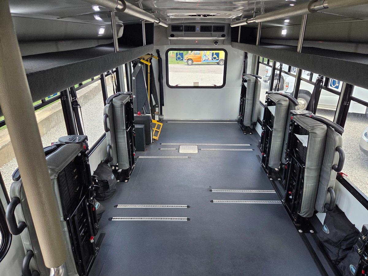 Used 2016 Ford E-450 StarCraft Non-CDL 12/5 Wheelchair Shuttle Bus