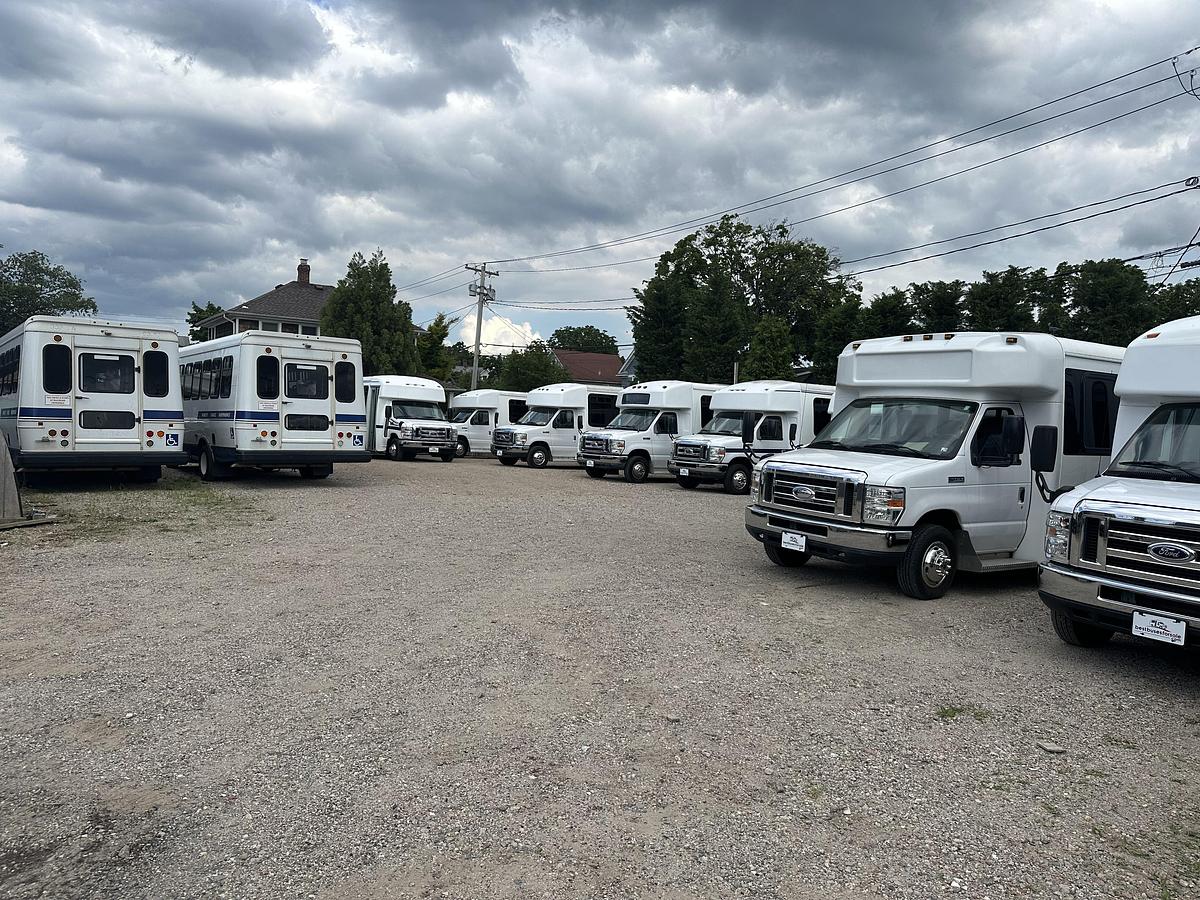 Refurbished 2017 Ford E-450