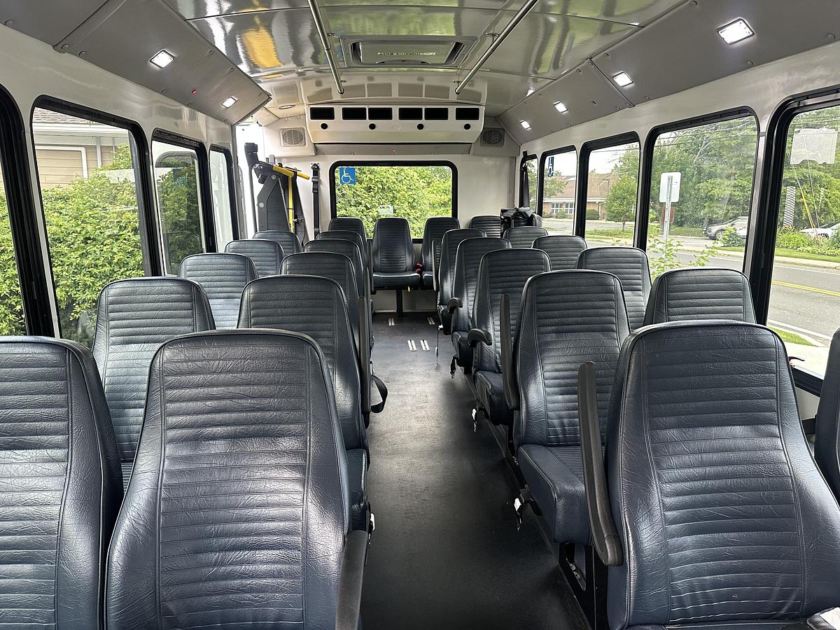Used 2015 Ford F550 25 Passenger 2 Wheelchair Shuttle Bus