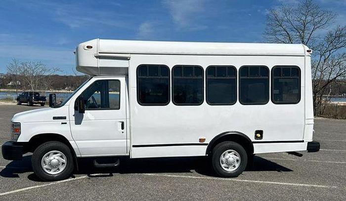 Refurbished 2013 Ford E-350 Non CDL 6/2 Wheelchair Shuttle Bus