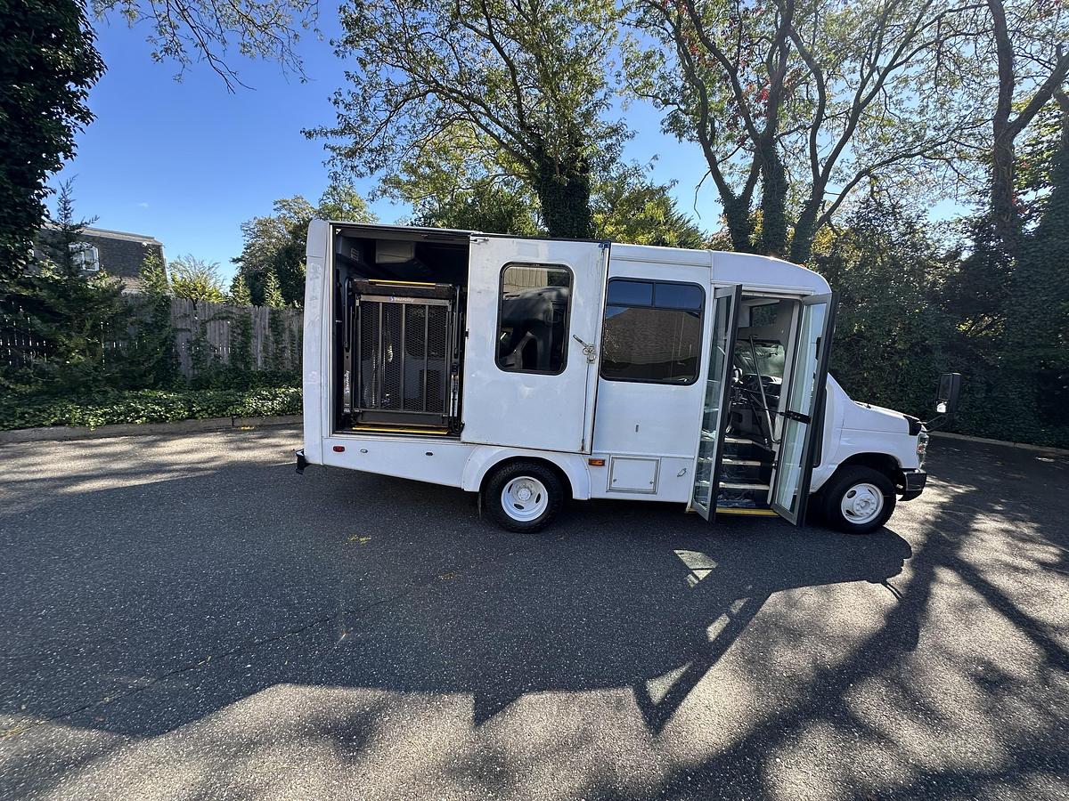 Refurbished 2016 Ford E-350 Non CDL Wheelchair Shuttle Bus