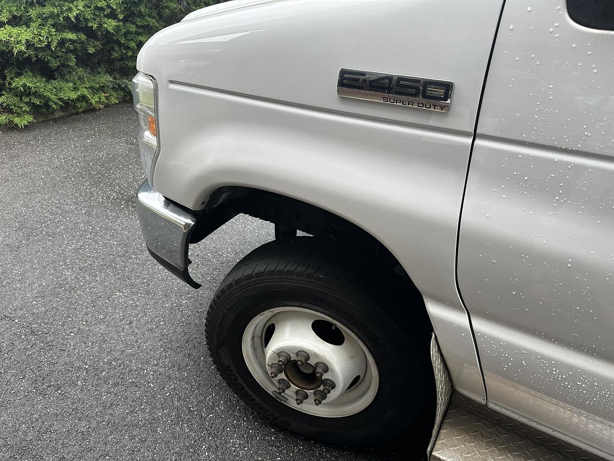 Refurbished 2017 Ford E-450