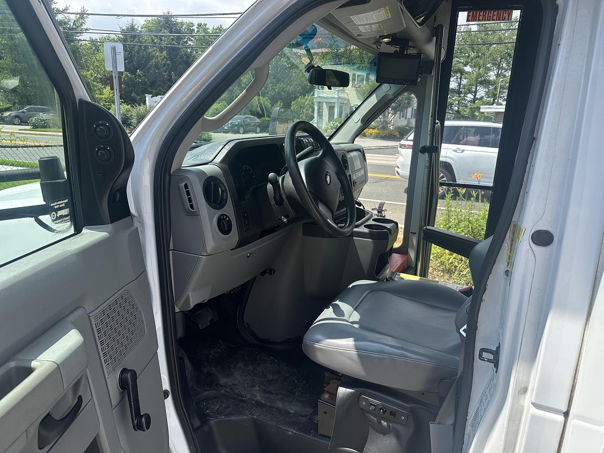 Refurbished 2017 Ford E-450