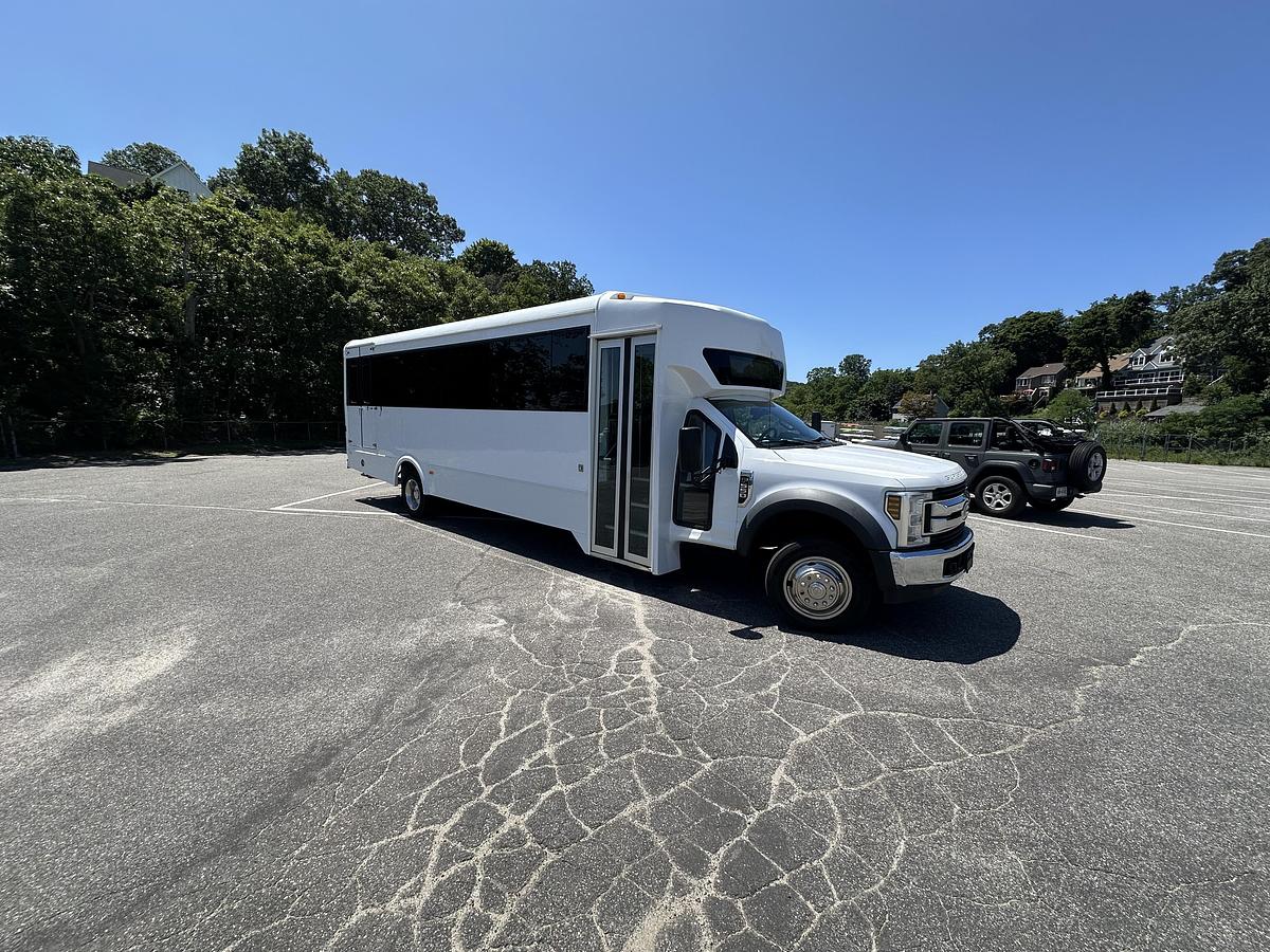 Refurbished 2018 Ford F550 Glaval Wheelchair Shuttle Bus 28 Passenger 2 Wheelchair