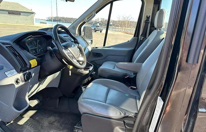 Refurbished 2017 Ford Transit T-350 SERVICE TRUCK W/COMPRESSOR & LIFT