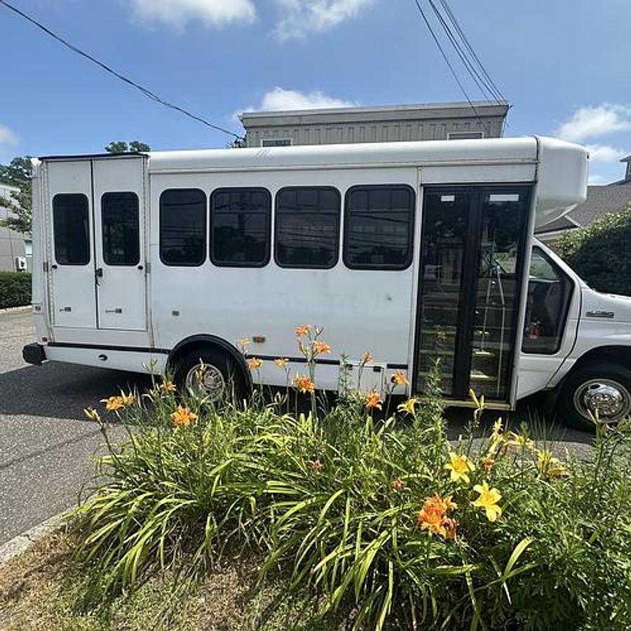 Refurbished 2017 Ford E-450 NON CDL 12 / 4 WHEELCHAIR SHUTTLE BUS