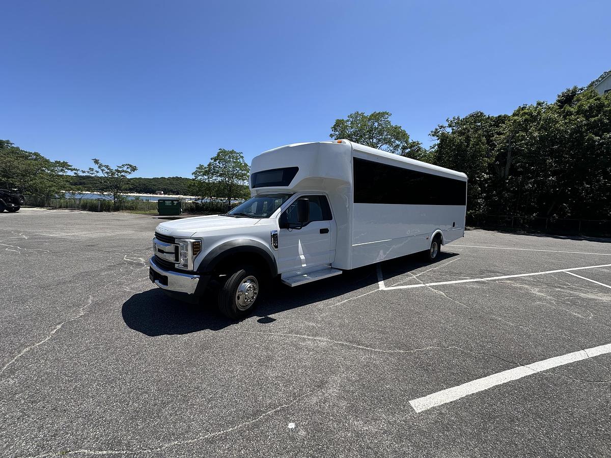 Refurbished 2018 Ford F550 Glaval Wheelchair Shuttle Bus 28 Passenger 2 Wheelchair