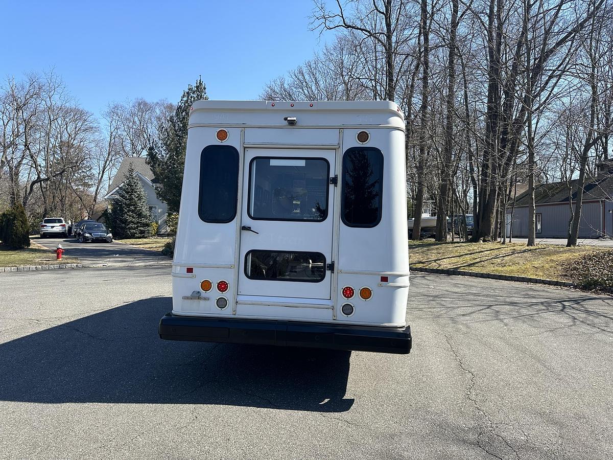 Refurbished 2017 Ford E-450