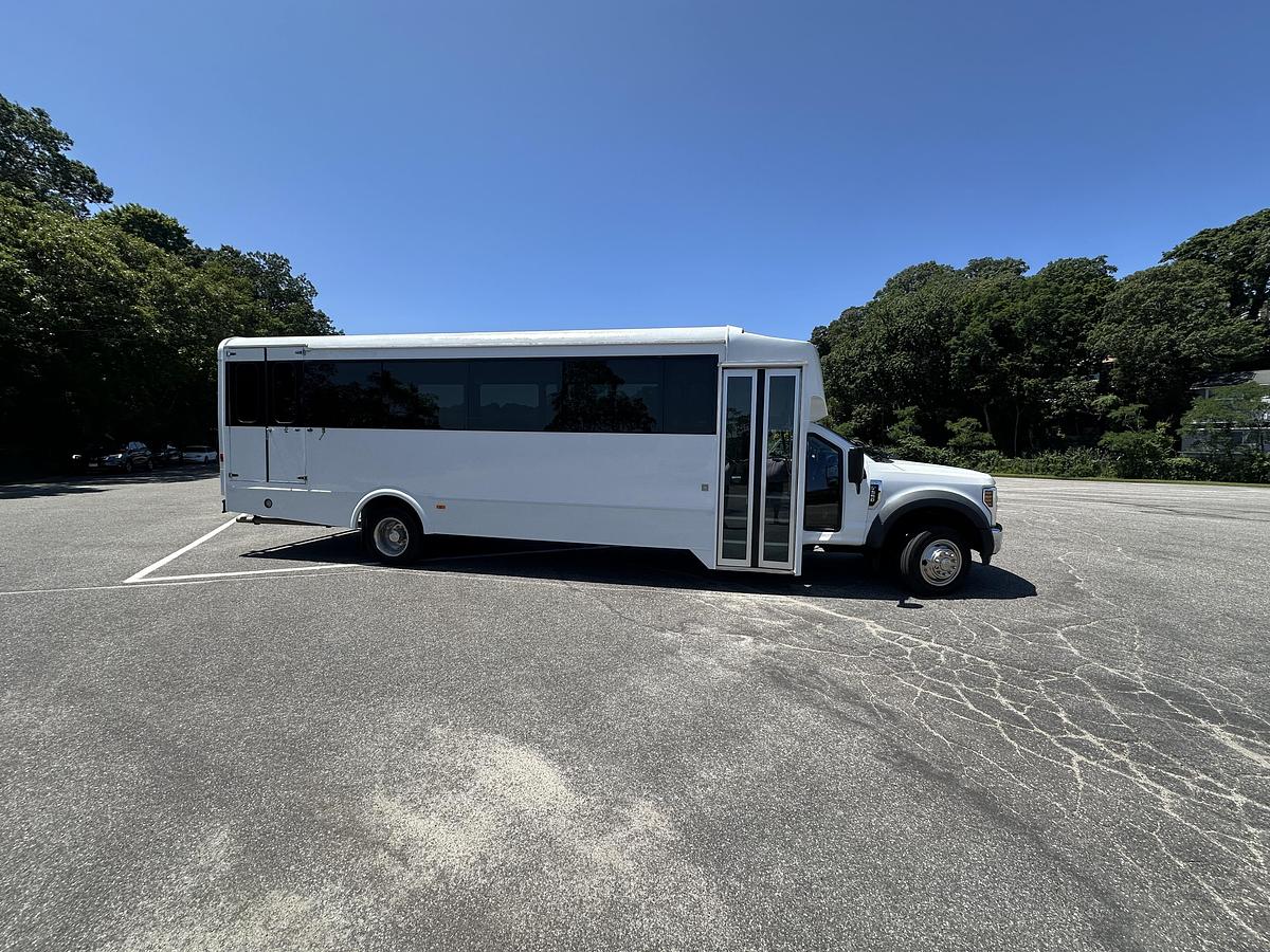 Refurbished 2018 Ford F550 Glaval Wheelchair Shuttle Bus 28 Passenger 2 Wheelchair