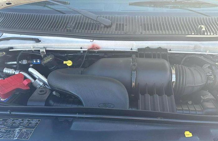 Used 2013 Ford E-350 Non CDL 8/4 Wheelchair Shuttle Bus