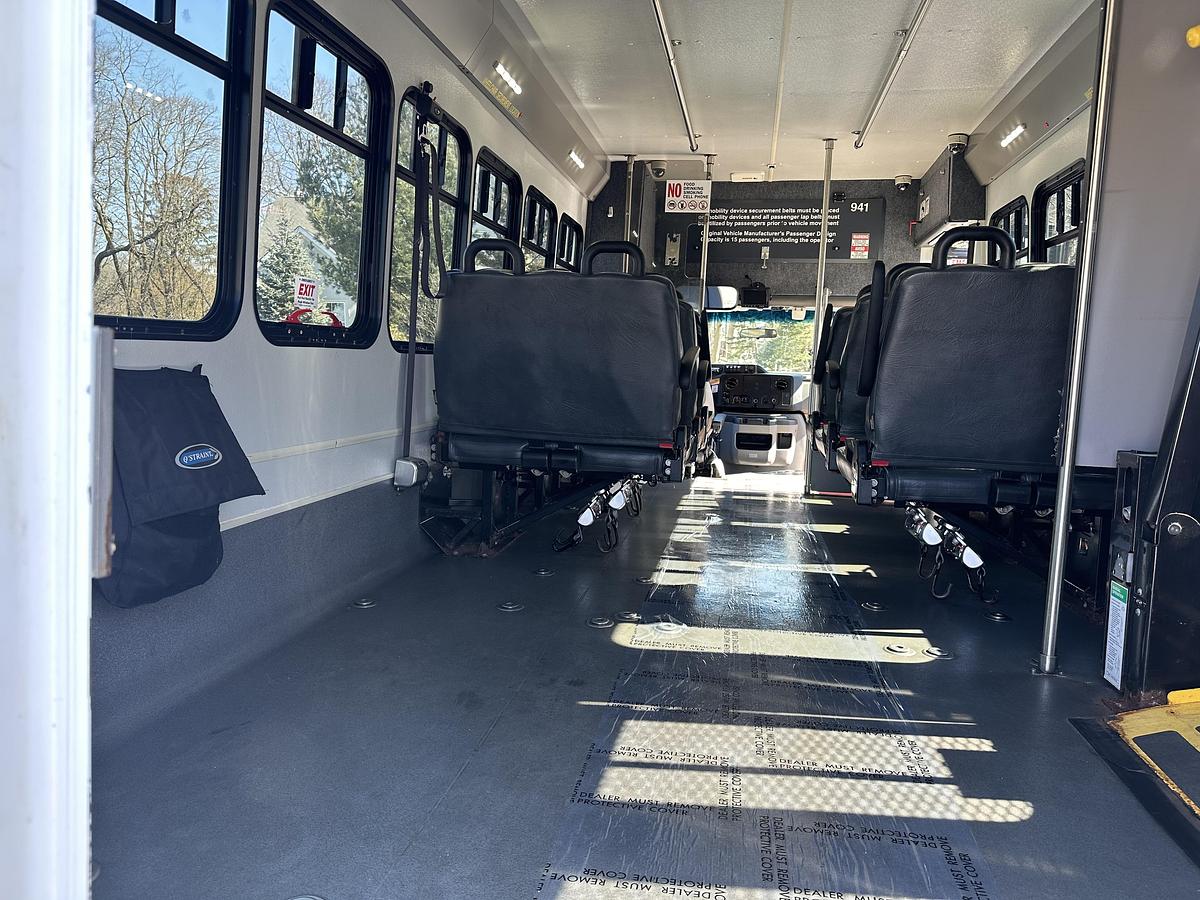 Refurbished 2017 Ford E-450