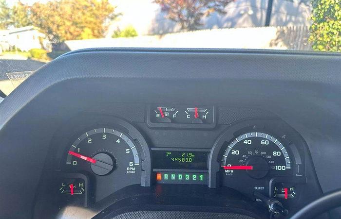 Used 2015 Ford E-350 Non CDL 8/4 Wheelchair Shuttle Bus