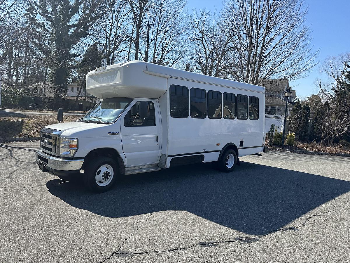 Refurbished 2017 Ford E-450
