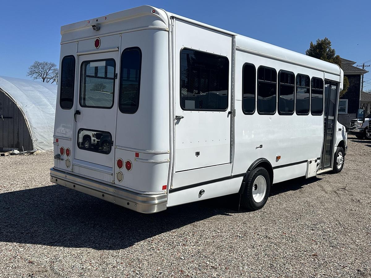 Refurbished 2017 Ford E-450