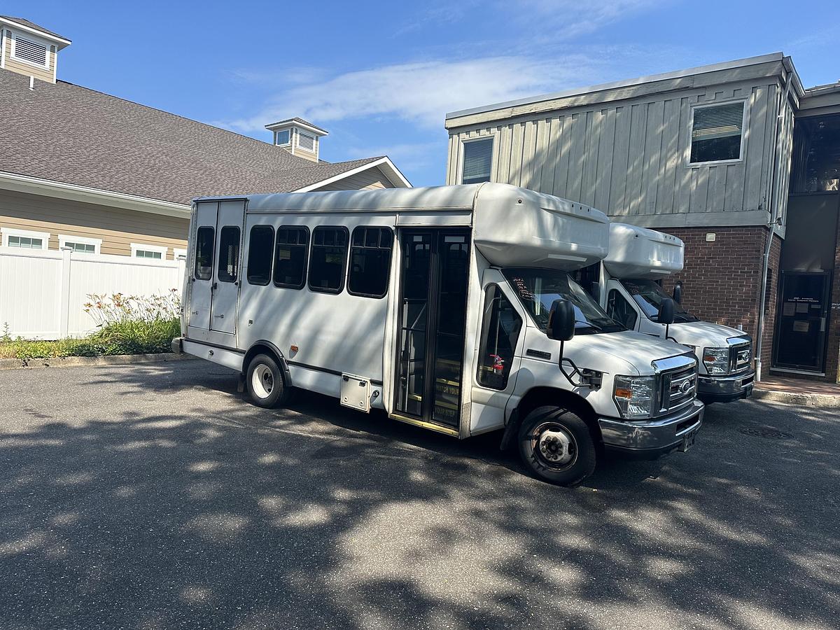 Refurbished 2017 Ford E-450