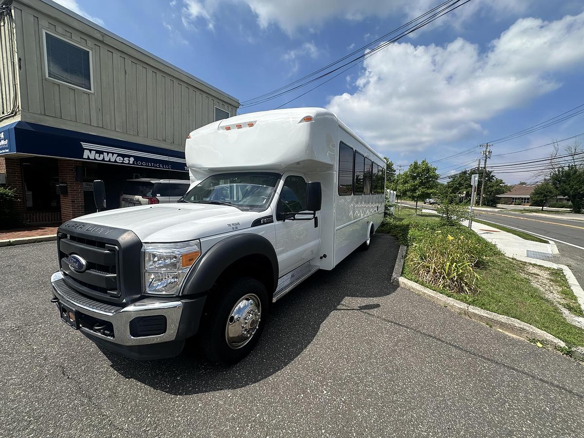 Used 2015 Ford F550 25 Passenger 2 Wheelchair Shuttle Bus