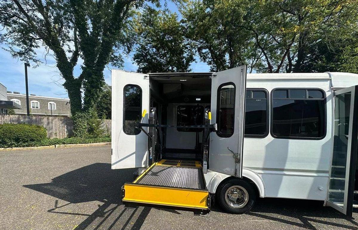 Refurbished 2015 Ford E-350 Non CDL 8/4 Wheelchair Shuttle Bus