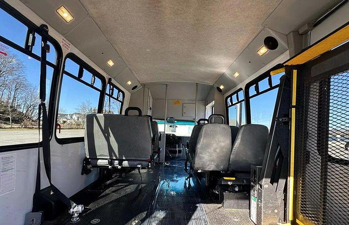 Used 2013 Ford E-350 Non CDL 8/4 Wheelchair Shuttle Bus