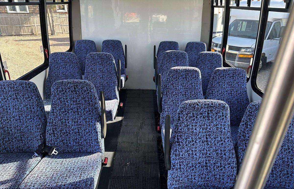 Refurbished 2012 Ford E-450 Non-CDL Shuttle Bus β 14 Pass with Luggage