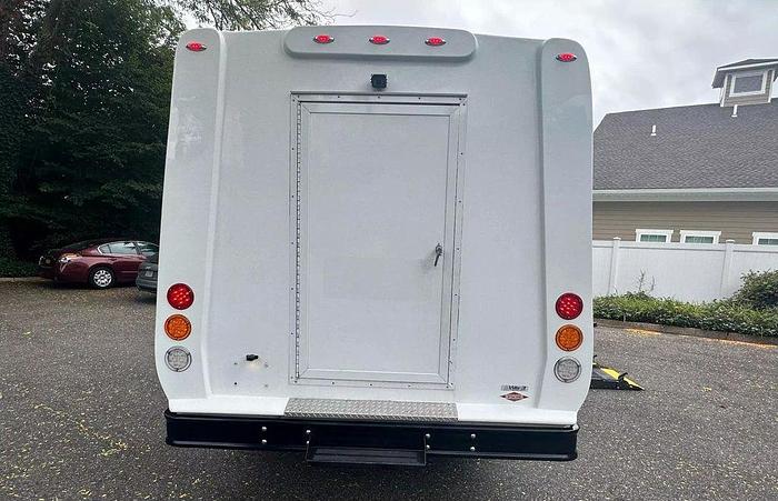 Refurbished 2021 Ford E-350 Non CDL 13/1 Wheelchair Shuttle Bus W/LUGGAGE