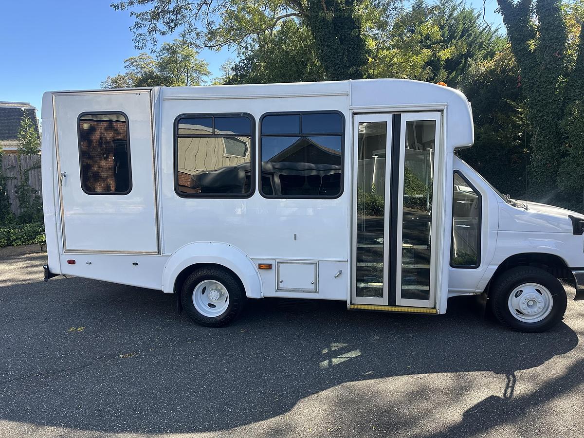 Refurbished 2016 Ford E-350 Non CDL Wheelchair Shuttle Bus