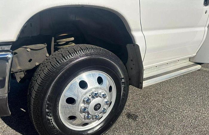 Refurbished 2016 FORD NON CDL AIRPORT SEATING 12/2 WHEELCHAIR SHUTTLE