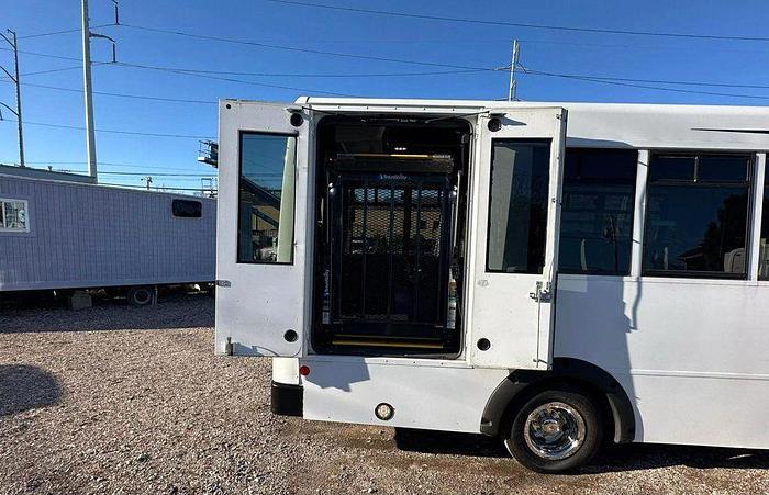 Refurbished 2016 Ford E-450 NON CDL 12/4 WHEELCHAIR SHUTTLE BUS