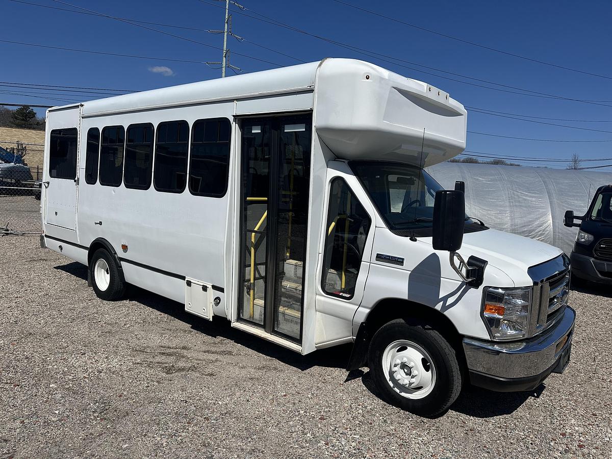 Refurbished 2017 Ford E-450