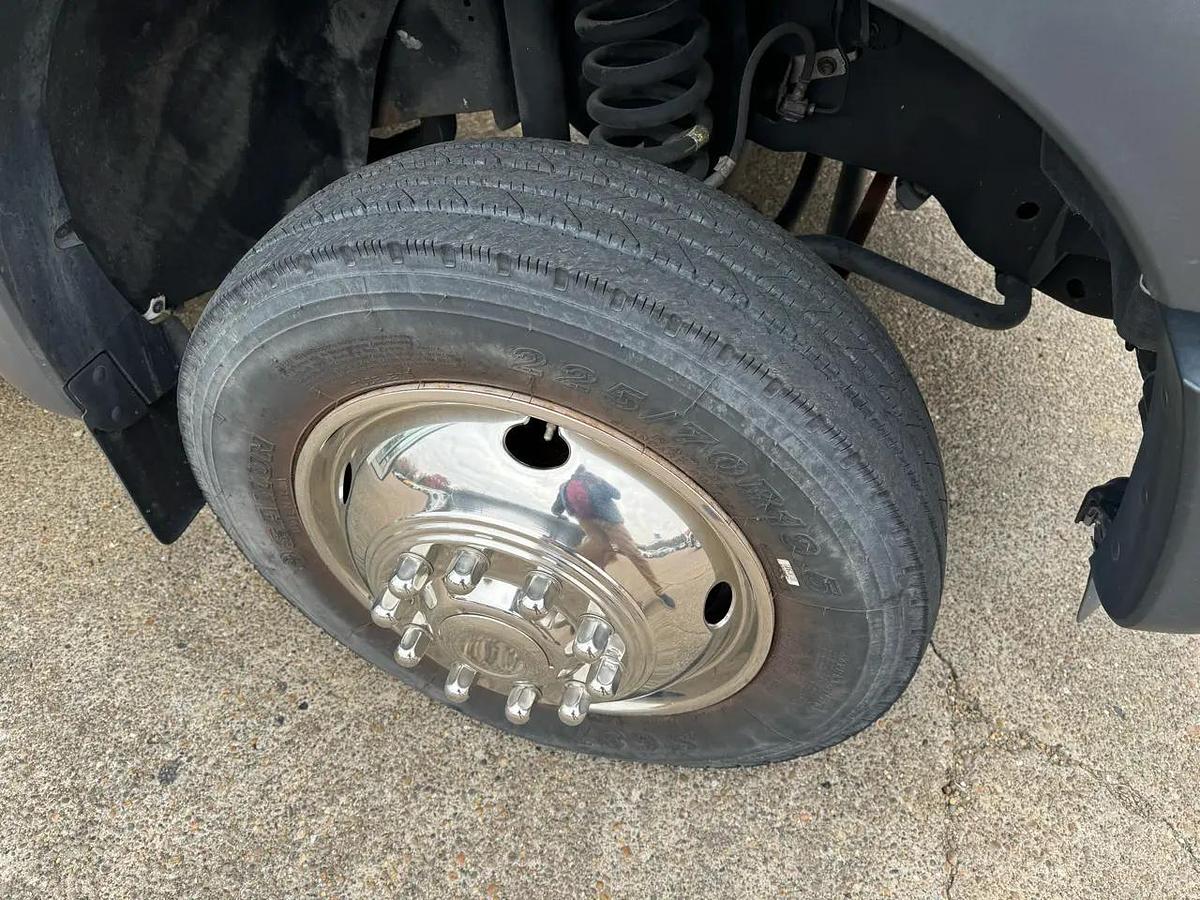 Refurbished 2012 Ford F-550 Glaval Wheelchair Shuttle Bus 30/2