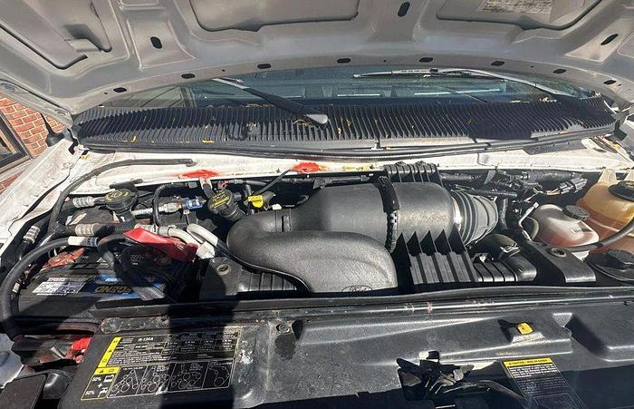 Used 2015 Ford E-350 Non CDL 8/4 Wheelchair Shuttle Bus