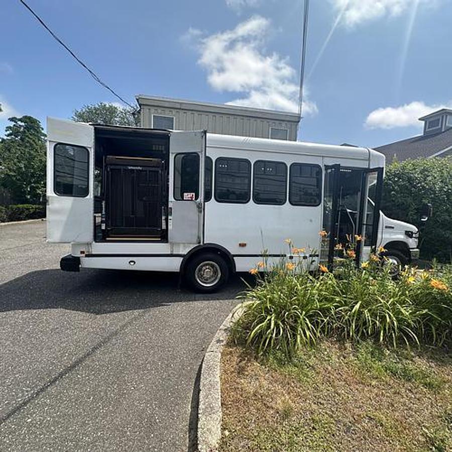 Refurbished 2017 Ford E-450 NON CDL 12 / 4 WHEELCHAIR SHUTTLE BUS