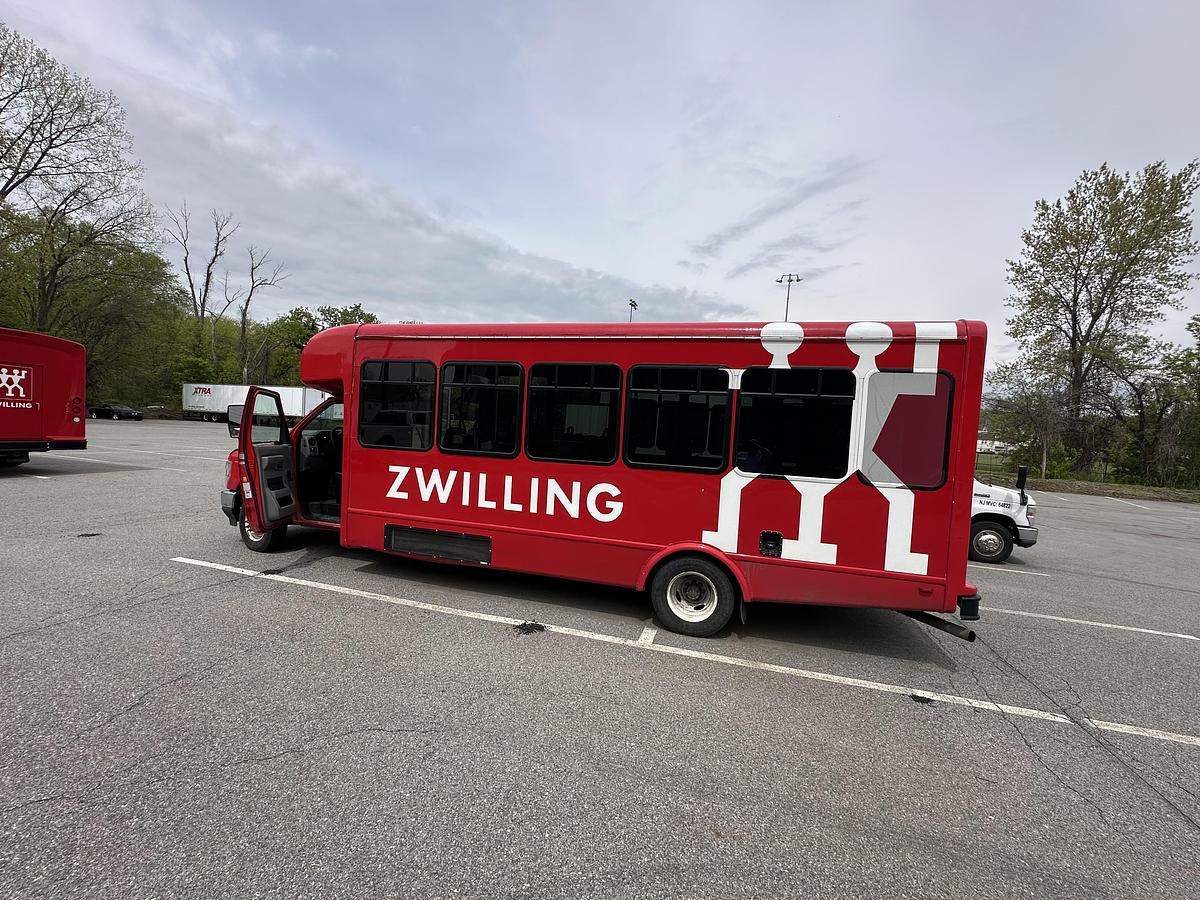 Used 2019 Ford E-450 24 Passenger Shuttle Bus W/Luggage