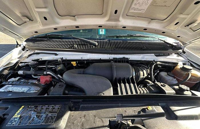 Refurbished 2016 FORD NON CDL AIRPORT SEATING 12/2 WHEELCHAIR SHUTTLE