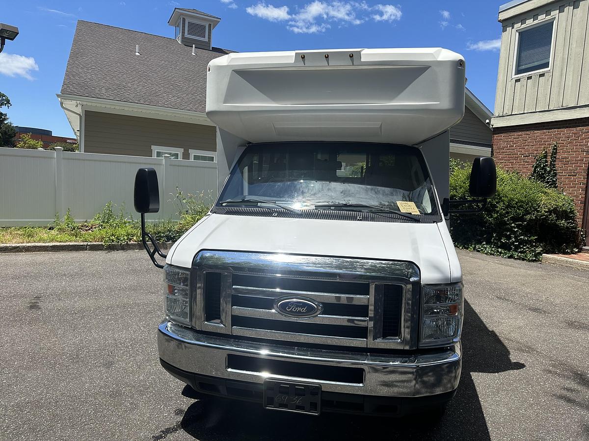 Refurbished 2017 Ford E-450