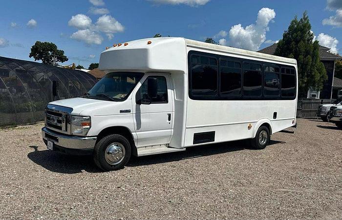 Refurbished 2016 Ford E-450 18/2 WHEELCHAIR SHUTTLE BUS
