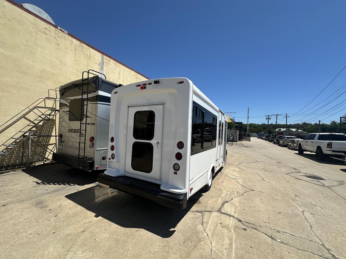 Refurbished 2020 FORD Transit 8/4