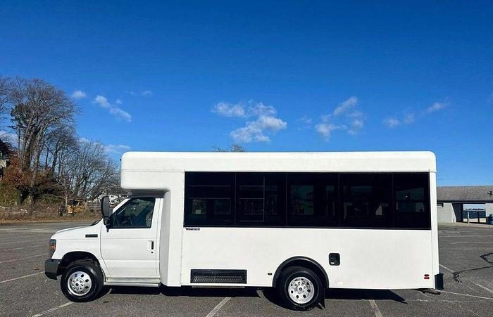 Refurbished 2016 FORD NON CDL AIRPORT SEATING 12/2 WHEELCHAIR SHUTTLE