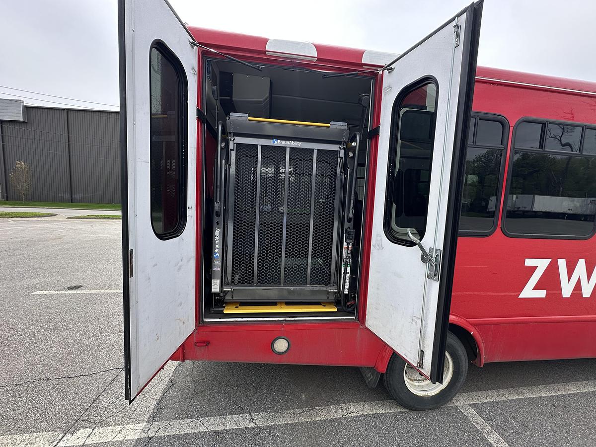 Used 2021 Ford E-450 24/2 Wheelchair Shuttle Bus